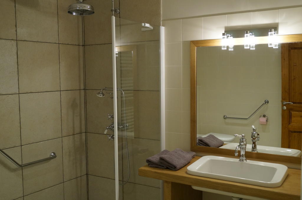 Chambres D'Hotes La Leva Villette-d'Anthon Room photo